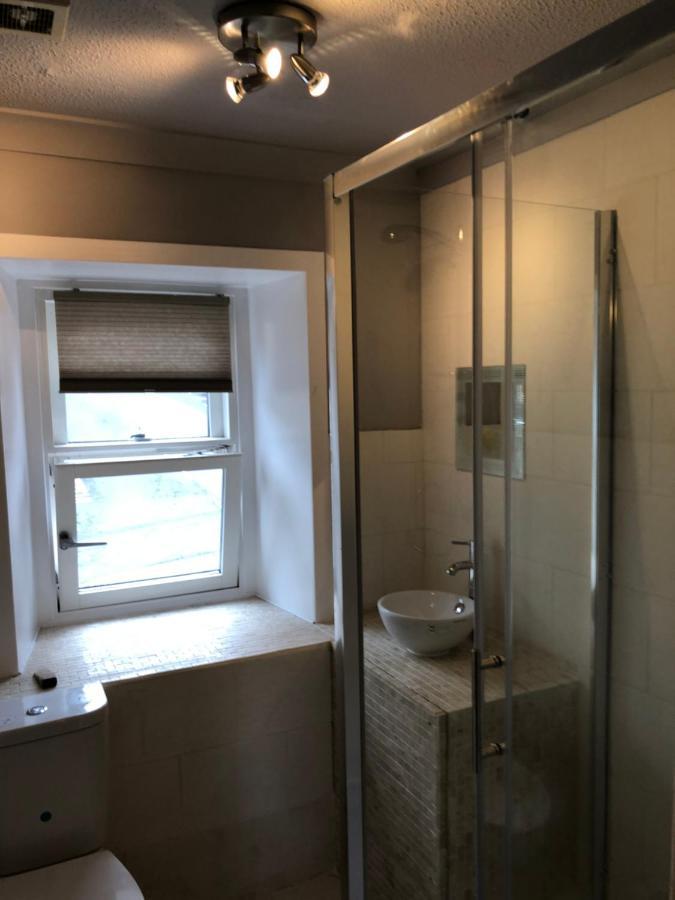 Saracen Head Hotel Beith Екстер'єр фото